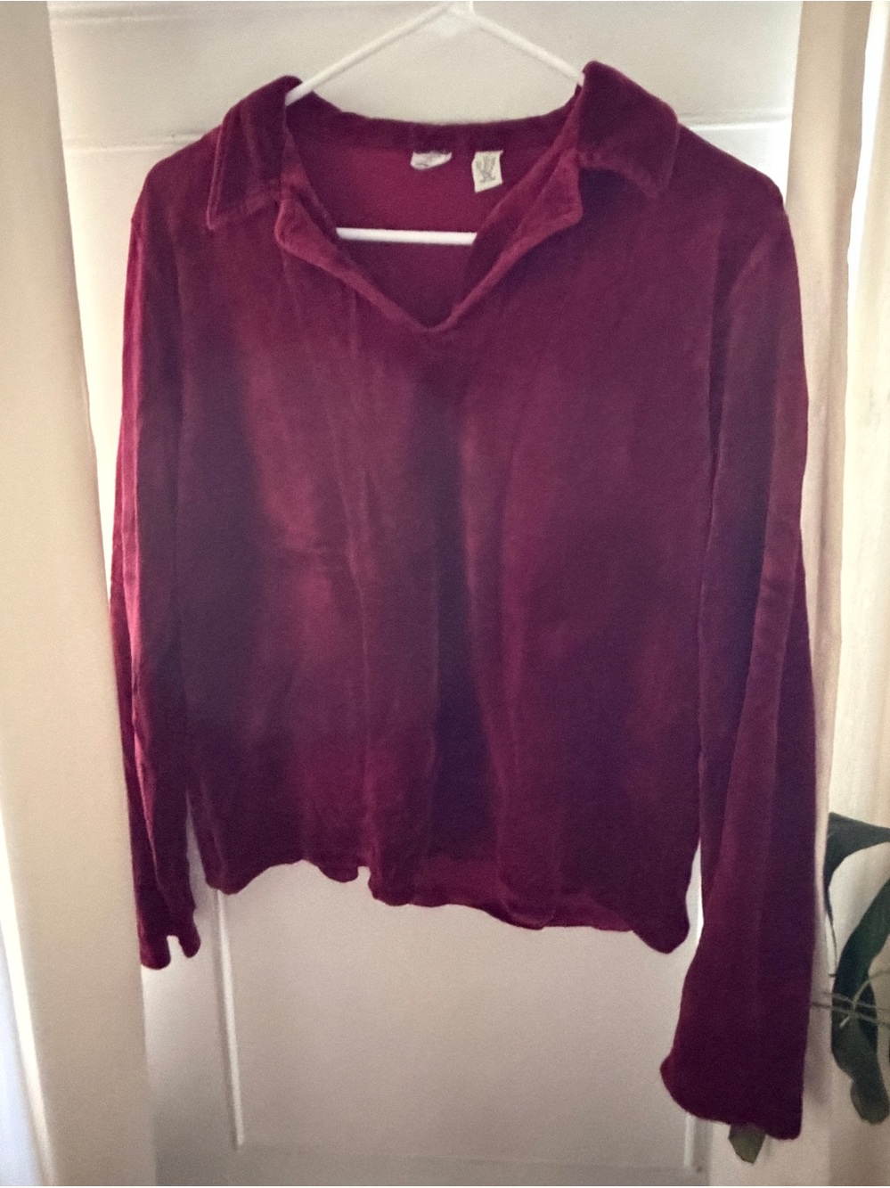 Velour Velvet Red Long Sleeve Vneck Collar Top Size XL